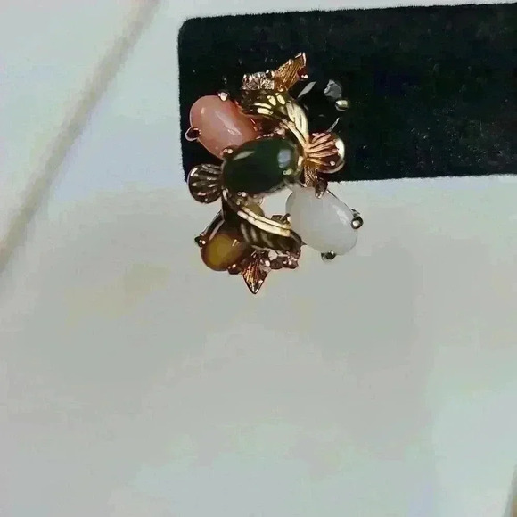 Gold-toned Multi Gemstone & tiny CZ earrings and necklace set - Picture 4 of 13